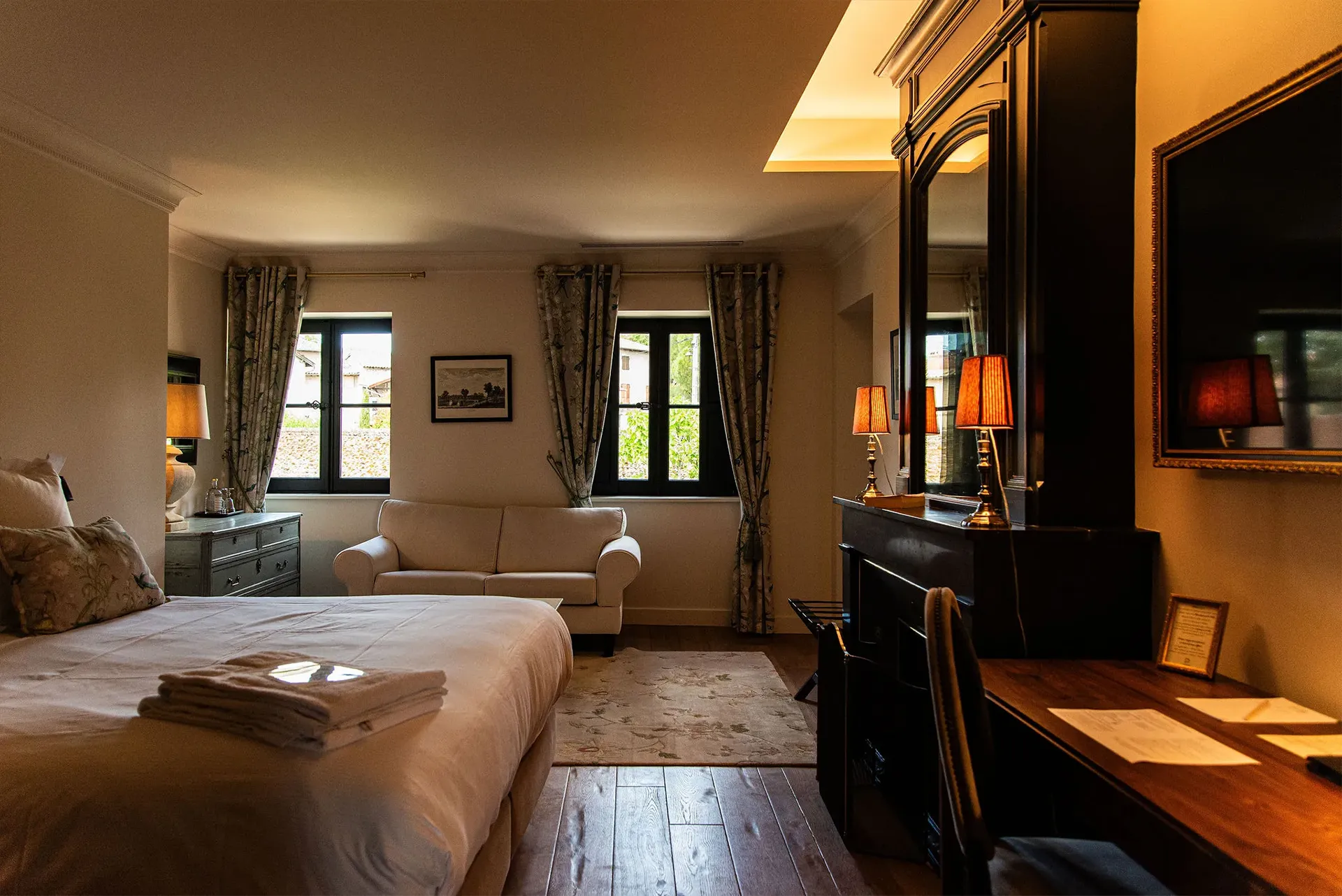 Chambres Grande ÉLEGANCE, Chambre GClos de Vougeot, Hôtel Villa alexandre, Hôtel et restaurant de charme en Beaujolais, au cœur des vignes