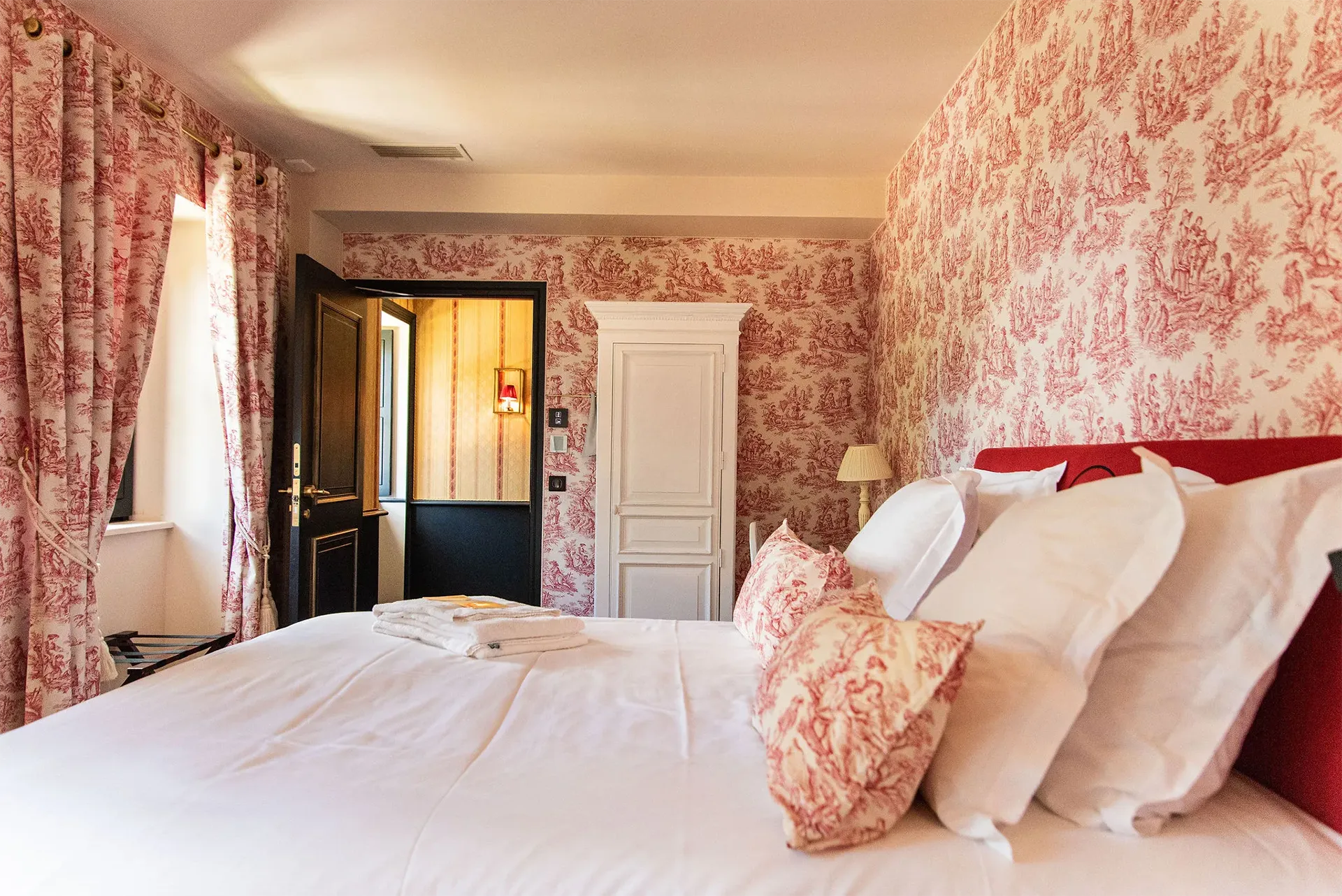 Chambres ÉLEGANCE, Chambre Pommard, Hôtel Villa alexandre, Hôtel et restaurant de charme en Beaujolais, au cœur des vignes